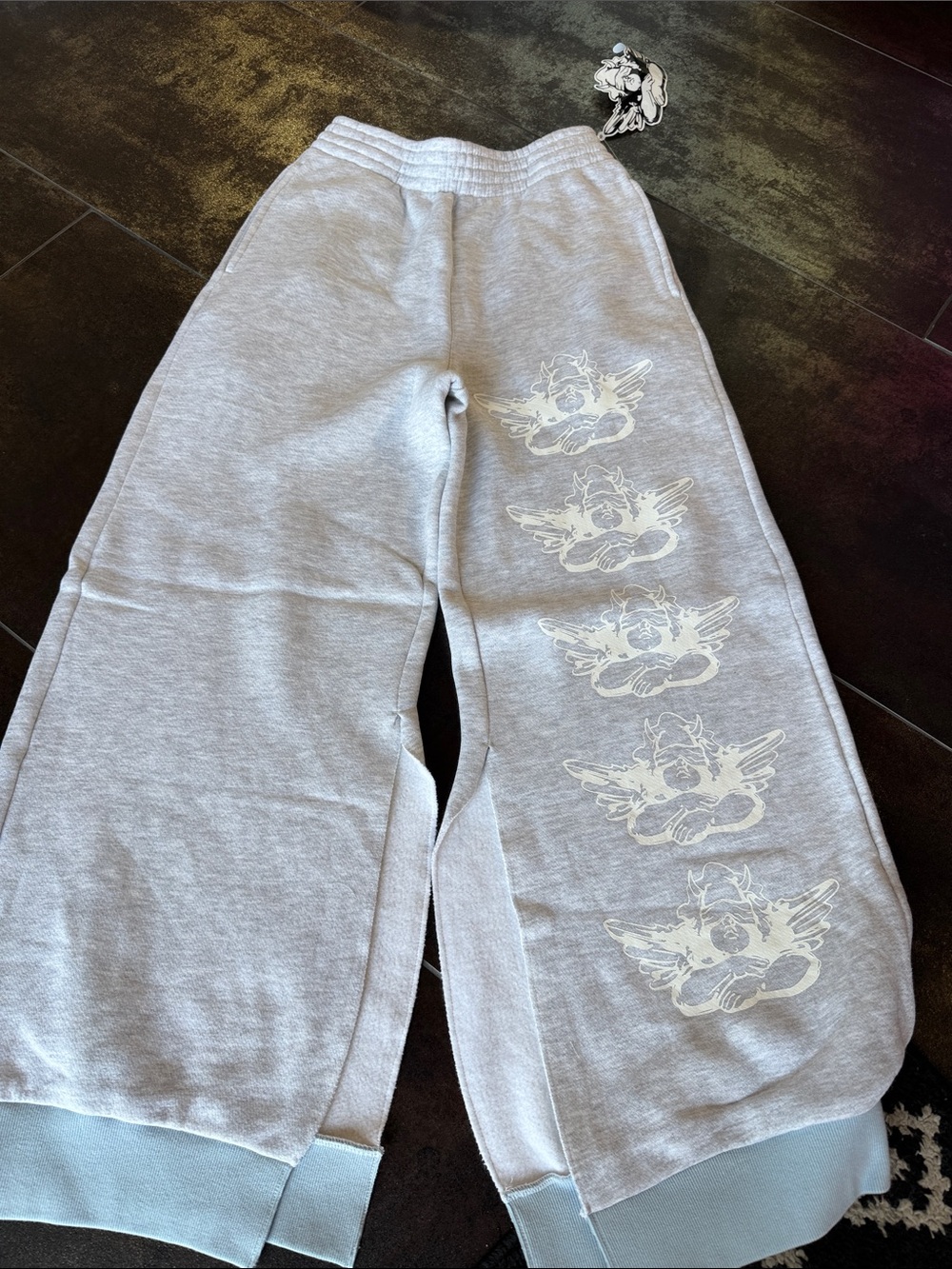 Boys Lie Light Gray Sweatpants with White Angel Print